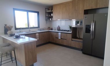 Casa en Venta en La Carmina Residencial, Palmares, Querétaro (Modelo Elena)