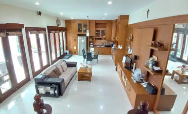 For Sale a Luxury House in Kebon Jeruk, West Jakarta, Furnished Condition, Private Pool