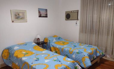 Flores Norte Alquiler de casa tipo duplex 170 mts - 3 cuartos 2 baños - AMOBLADA hasta 7 personas o Profesional vacia