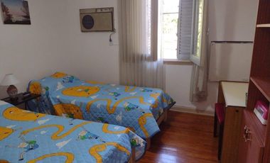 Flores Norte Alquiler de casa tipo duplex 170 mts - 3 cuartos 2 baños - AMOBLADA hasta 7 personas o Profesional vacia