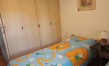Flores Norte Alquiler de casa tipo duplex 170 mts - 3 cuartos 2 baños - AMOBLADA hasta 7 personas o Profesional vacia