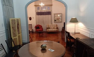 Flores Norte Alquiler de casa tipo duplex 170 mts - 3 cuartos 2 baños - AMOBLADA hasta 7 personas o Profesional vacia