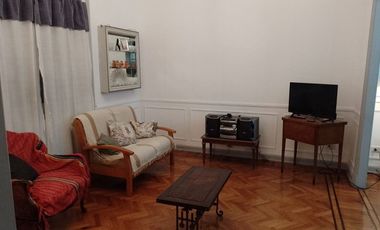 Flores Norte Alquiler de casa tipo duplex 170 mts - 3 cuartos 2 baños - AMOBLADA hasta 7 personas o Profesional vacia