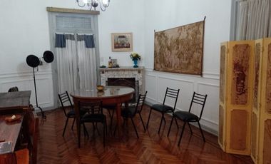 Flores Norte Alquiler de casa tipo duplex 170 mts - 3 cuartos 2 baños - AMOBLADA hasta 7 personas o Profesional vacia