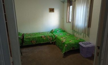 Flores Norte Alquiler de casa tipo duplex 170 mts - 3 cuartos 2 baños - AMOBLADA hasta 7 personas o Profesional vacia