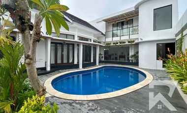 4 Bedroom Furnished Villa in Sanur Bali for Rent Yearly Long Term