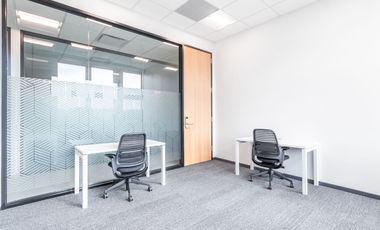 Encuentra una oficina en Chia, Spaces Sybellius para 2cpersonas lista para empezar a trabajar