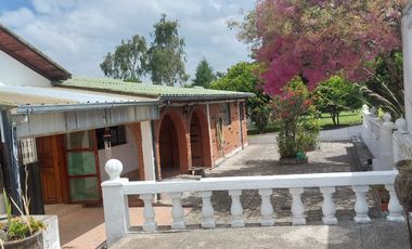 Terreno de venta en Quito, sector de Yaruqui