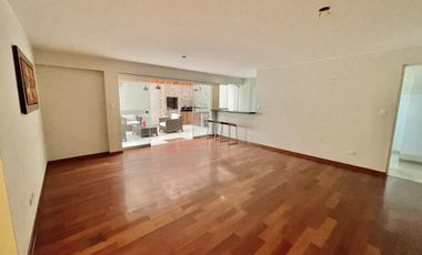 Venta de Departamento de 188m2 con terraza  y jardín en Gardenias – Surco