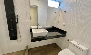Venta de Departamento de 188m2 con terraza  y jardín en Gardenias – Surco