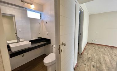 Venta de Departamento de 188m2 con terraza  y jardín en Gardenias – Surco