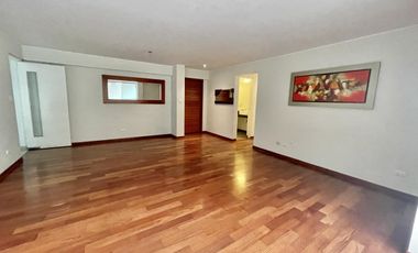 Venta de Departamento de 188m2 con terraza  y jardín en Gardenias – Surco