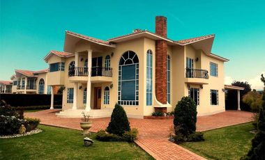 SE VENDE  Y PERMUTA HERMOSA CASA CLUB RESIDENCIAL GUARIGUA, CAJICÁ CUNDINAMARCA - 3.200.000---- COP