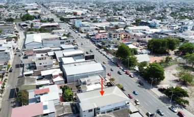 casa comercial de venta en manta avenida 113