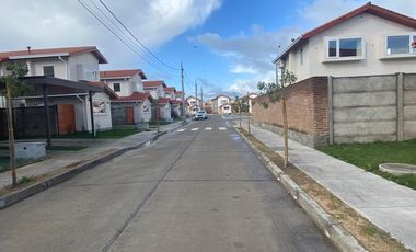 SE ARRIENDA CASA 3D 3B CONDOMINIO ALTO MAULE, TALCA