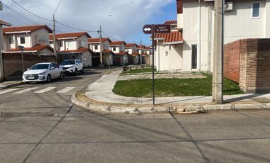 SE ARRIENDA CASA 3D 3B CONDOMINIO ALTO MAULE, TALCA