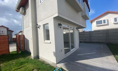 SE ARRIENDA CASA 3D 3B CONDOMINIO ALTO MAULE, TALCA