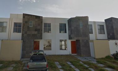 Bonita casa ubicado en Fraccionamiento Real Universitario, Morelia.
