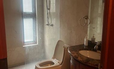 VILLAS DEL MESON JURIQUILLA MAJESTUOSA RESIDENCIA AMUEBLADA EN UN SOLO NIVEL, 4  RECAMARAS CUARTO DE SERVICIO JARDIN 6 GARAGES