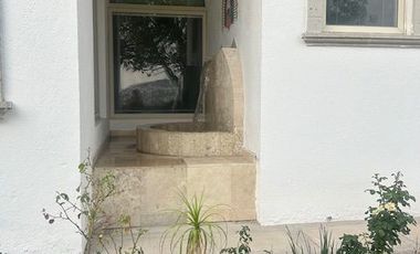 VILLAS DEL MESON JURIQUILLA MAJESTUOSA RESIDENCIA AMUEBLADA EN UN SOLO NIVEL, 4  RECAMARAS CUARTO DE SERVICIO JARDIN 6 GARAGES