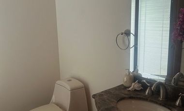 VILLAS DEL MESON JURIQUILLA MAJESTUOSA RESIDENCIA AMUEBLADA EN UN SOLO NIVEL, 4  RECAMARAS CUARTO DE SERVICIO JARDIN 6 GARAGES