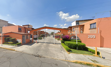 ¡Excelente Oportunidad de Remate Bancario! Aprovecha propiedad con descuento de hasta el 60% a su valor real en Barrio de Tlacopa, Toluca, Mex.