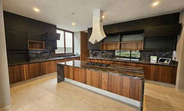 Venta casa en Altozano con acabados premium