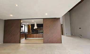 Venta casa en Altozano con acabados premium