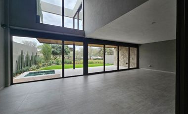Venta casa en Altozano con acabados premium