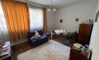 SE VENDE CASA EN CONCEPCION A PASOS   DE PARQUE ECUADOR
