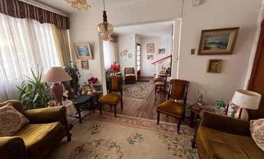 SE VENDE CASA EN CONCEPCION A PASOS   DE PARQUE ECUADOR