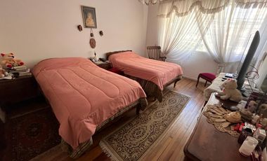 SE VENDE CASA EN CONCEPCION A PASOS   DE PARQUE ECUADOR