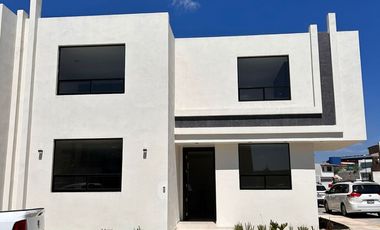 Casa en RENTA para estrenar