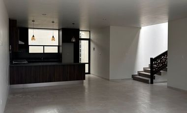 Casa en RENTA para estrenar