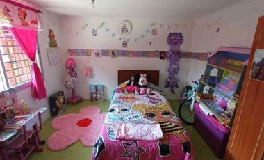 SE VENDE CASA CON DEPTO INTERIOR,  EN LA COMUNA CONCHALI 5D Y 2B