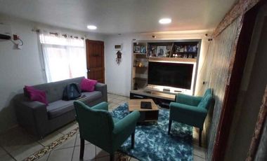SE VENDE CASA CON DEPTO INTERIOR,  EN LA COMUNA CONCHALI 5D Y 2B