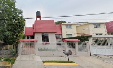 Hermosa Casa con 3 recamaras en Las Alamedas , Atizapán de Zaragoza, Precio de Remate