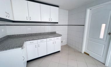 Venta de Casa en Carcelén de 136 metros, Colegio Einstein, Carcelén