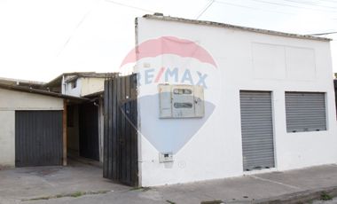 EN VENTA CASA RENTERA CON LOCAL EN IBARRA