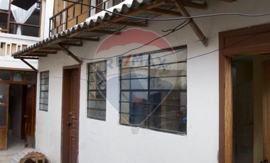 EN VENTA CASA RENTERA CON LOCAL EN IBARRA