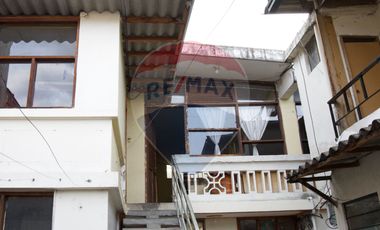 EN VENTA CASA RENTERA CON LOCAL EN IBARRA