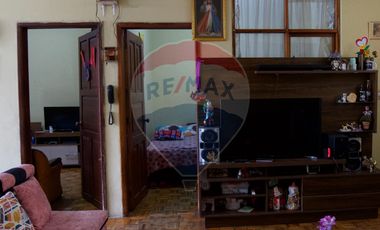 EN VENTA CASA RENTERA CON LOCAL EN IBARRA