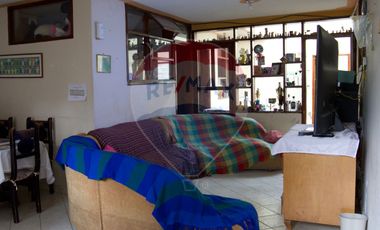EN VENTA CASA RENTERA CON LOCAL EN IBARRA