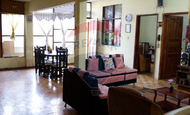 EN VENTA CASA RENTERA CON LOCAL EN IBARRA