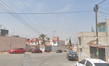 ¡APROVECHA ESTA INCREÍBLE OPORTUNIDAD DE HACER CRECER TU PATRIMONIO! Casa en REMATE HIPOTECARIO BANCARIO Condominio Real del Bosque, Tultitlán, Méx  N