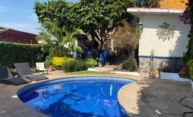 VENDO CASA COLONIAL EN UNA DE LAS MEJORES ZONAS DE CUERNAVACA - PALMIRA -