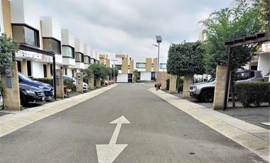 Casa en Venta en Fraccionamiento Vista Bosques en Ocoyoacac, Estado de México.