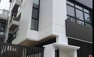Townhouse for Sale in Kapitolyo Pasig near Estancia and Ortigas, BGC and Makati
