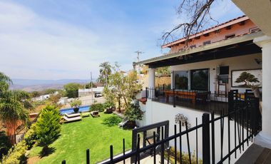 Venta CASA MAGNOLIA VIP con alberca, enorme jardín, vistas panorámicas, cómoda, moderna, amueblada y equipada.