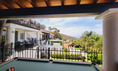 Venta CASA MAGNOLIA VIP con alberca, enorme jardín, vistas panorámicas, cómoda, moderna, amueblada y equipada.